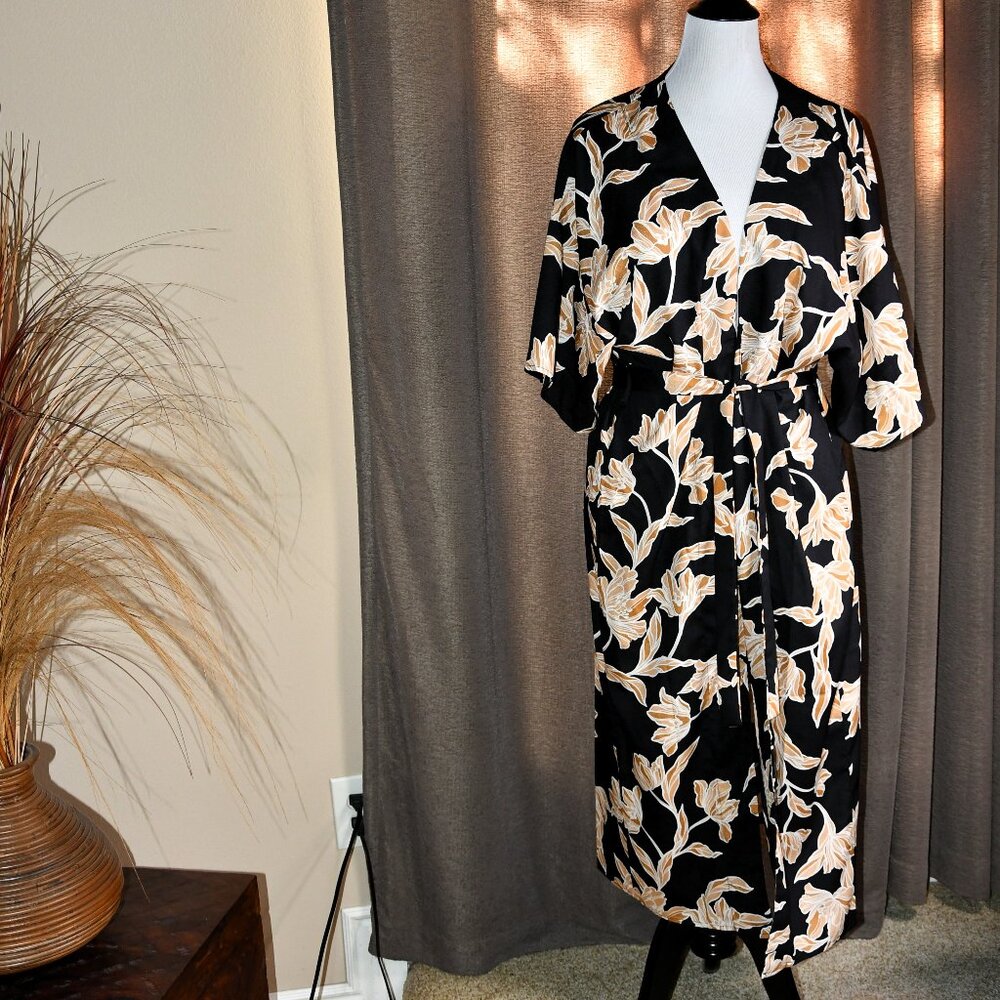 Maison Du Soir Luxe Neutral Floral Robe - NWT!
